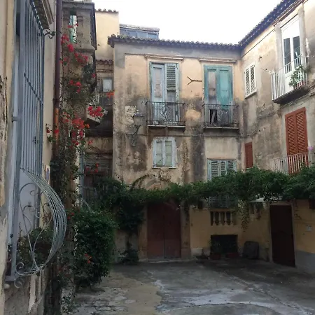 Casa Vacanza Tropea,da Aldo * טרופאה