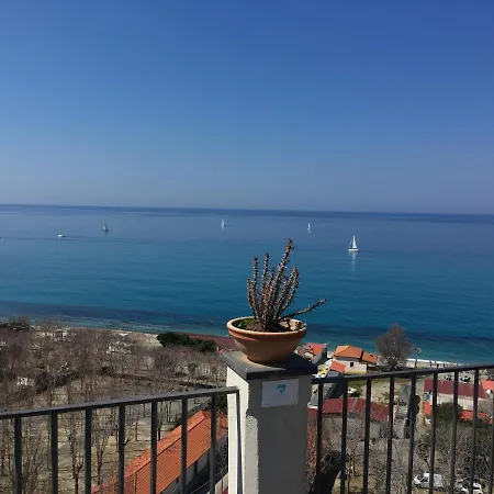 Casa Vacanza Tropea,da Aldo ゲストハウス トロペーア